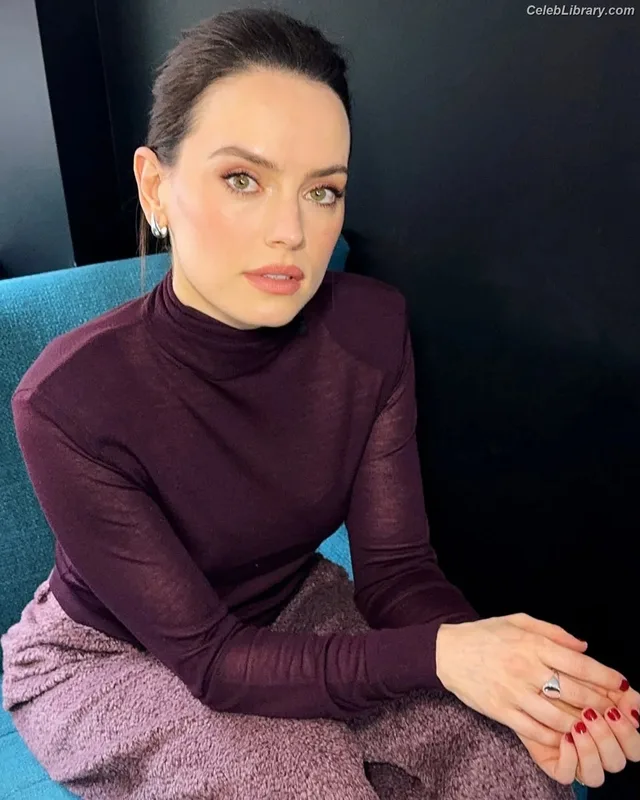 Daisy Ridley photo 7 of 1214