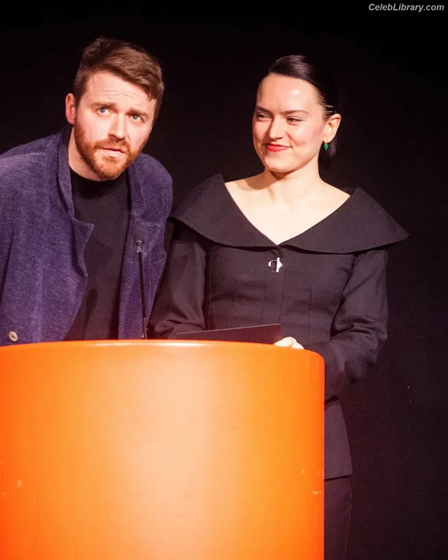 Daisy Ridley photo 14 of 1214