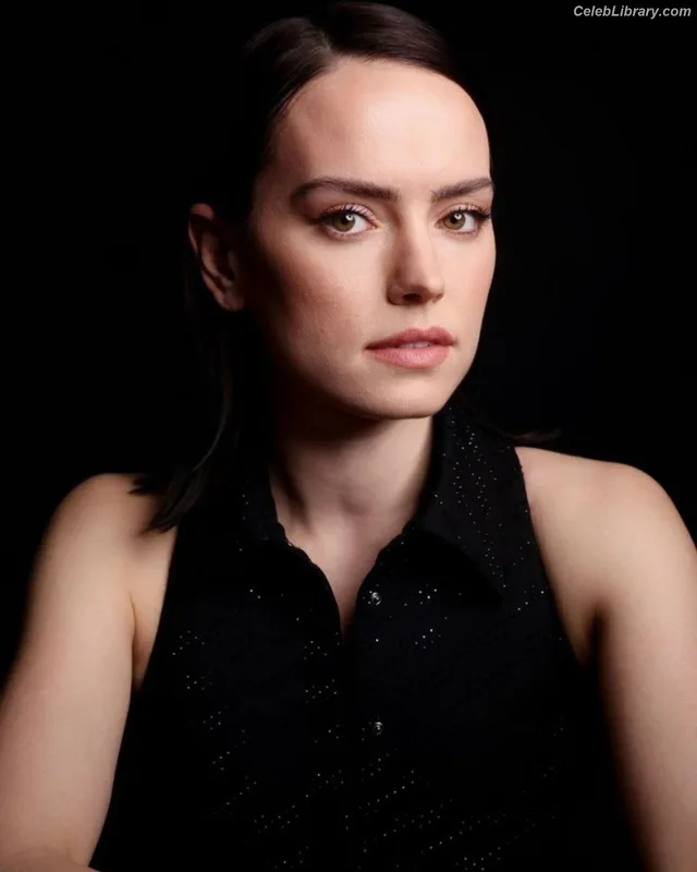 Daisy Ridley photo 7 of 1214