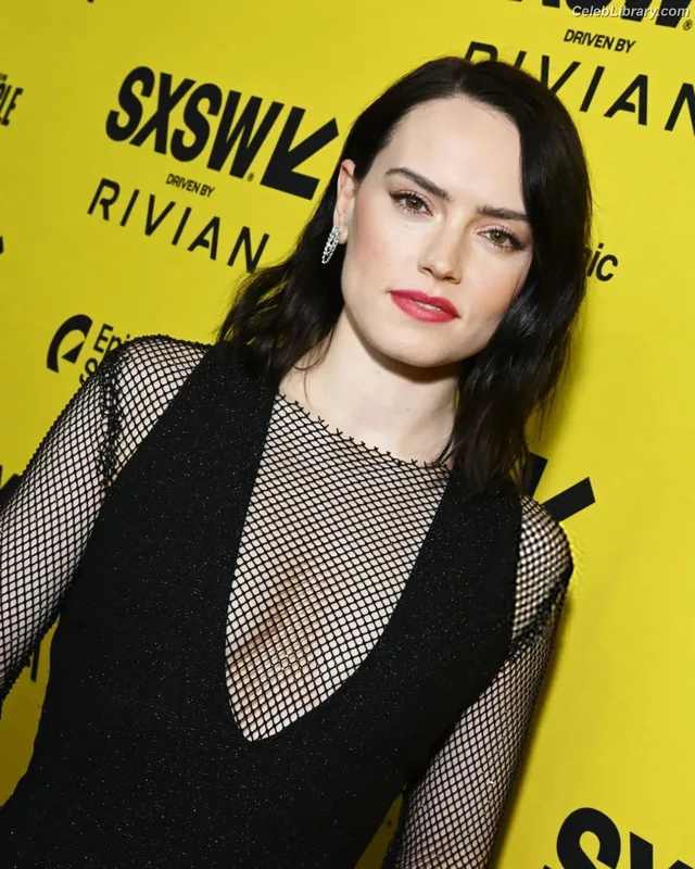 Daisy Ridley photo 18 of 1214