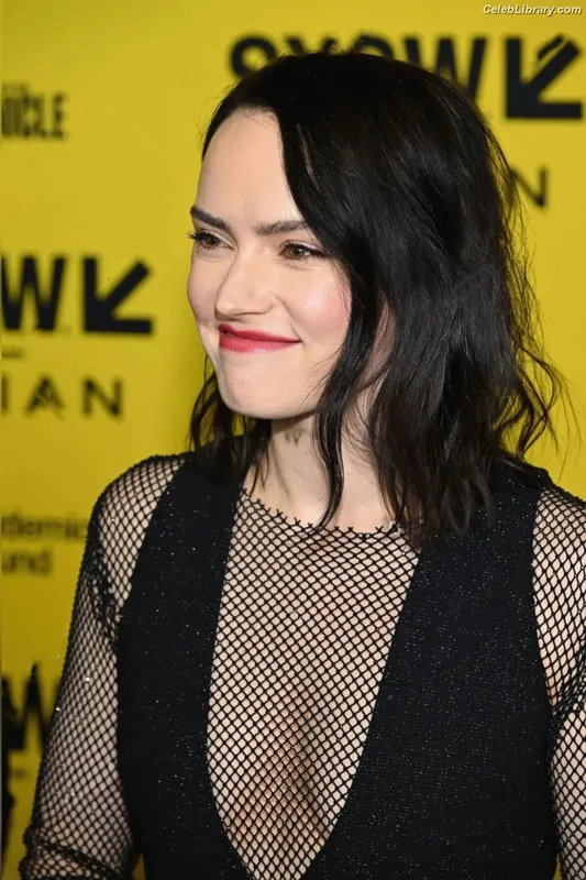 Daisy Ridley photo 20 of 1214