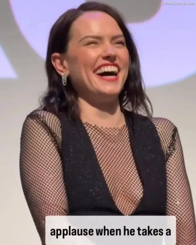 Daisy Ridley photo 23 of 1214
