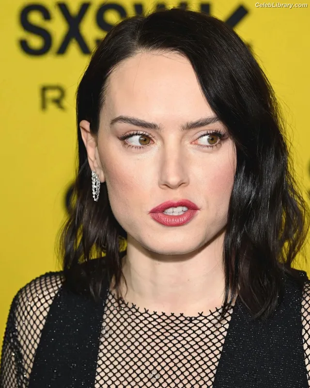 Daisy Ridley photo 24 of 1214