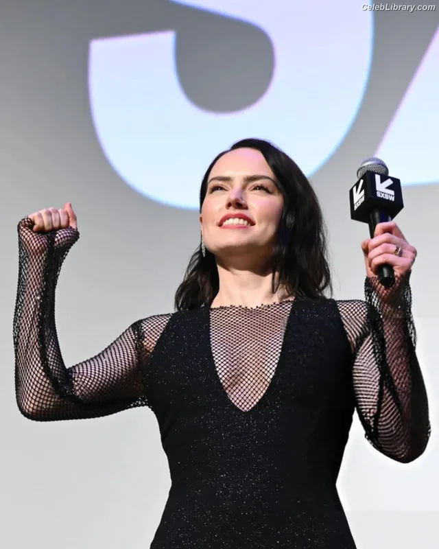 Daisy Ridley photo 9 of 1214