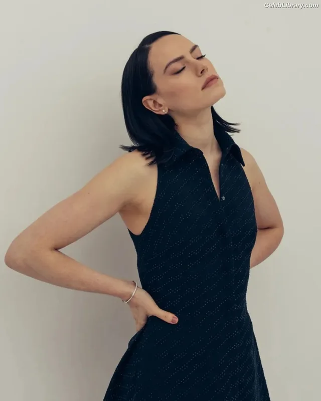 Daisy Ridley photo 11 of 1214