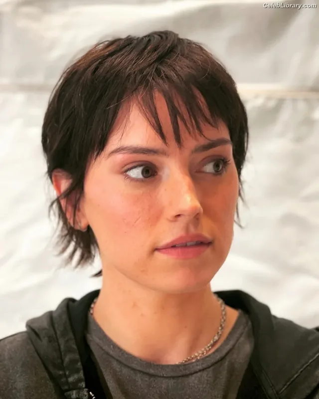 Daisy Ridley photo 6 of 1214