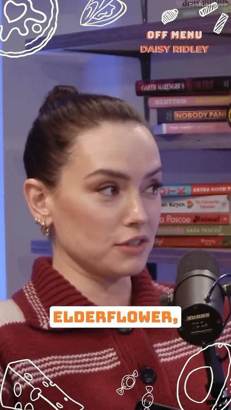 Daisy Ridley photo 1 of 1214