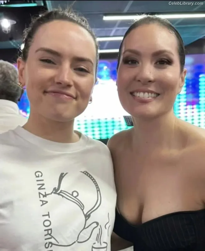Daisy Ridley photo 24 of 1214