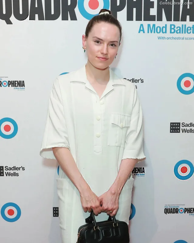 Daisy Ridley photo 11 of 1214