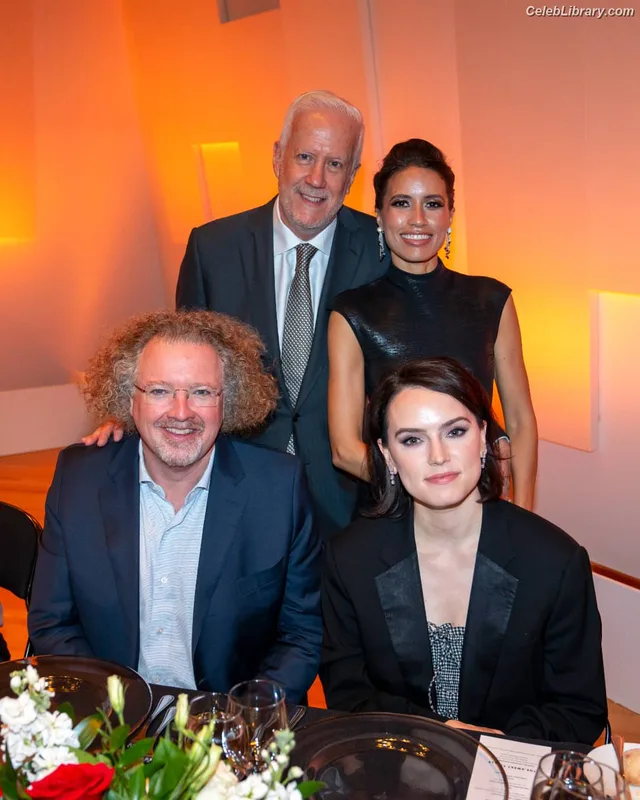 Daisy Ridley photo 17 of 1214