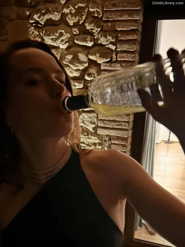 Daisy Ridley photo 23 of 1214