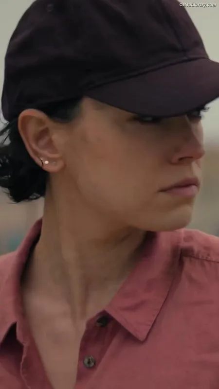 Daisy Ridley photo 4 of 1214