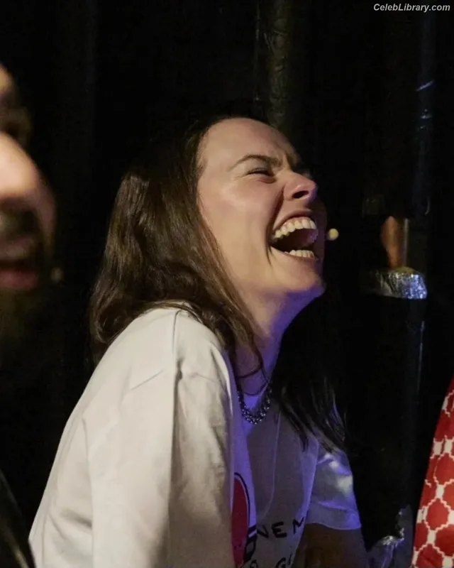 Daisy Ridley photo 9 of 1214