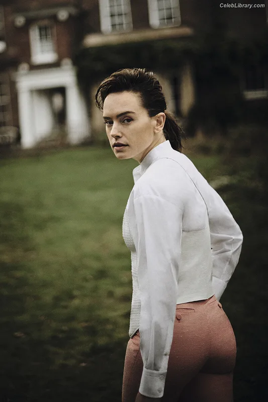 Daisy Ridley photo 7 of 1214