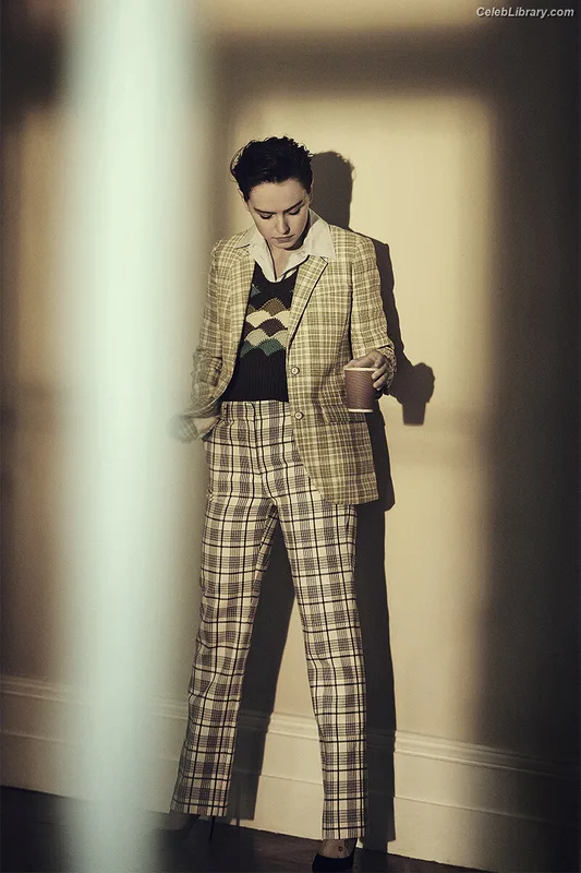 Daisy Ridley photo 8 of 1214