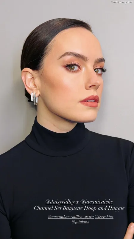 Daisy Ridley photo 22 of 1214