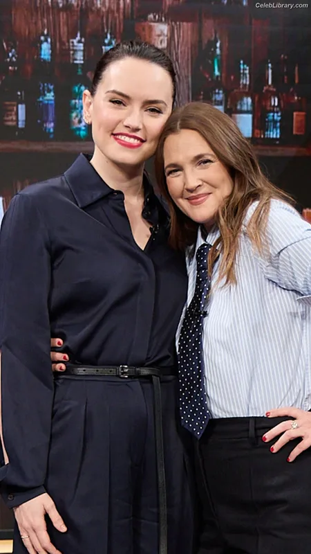 Daisy Ridley photo 17 of 1214