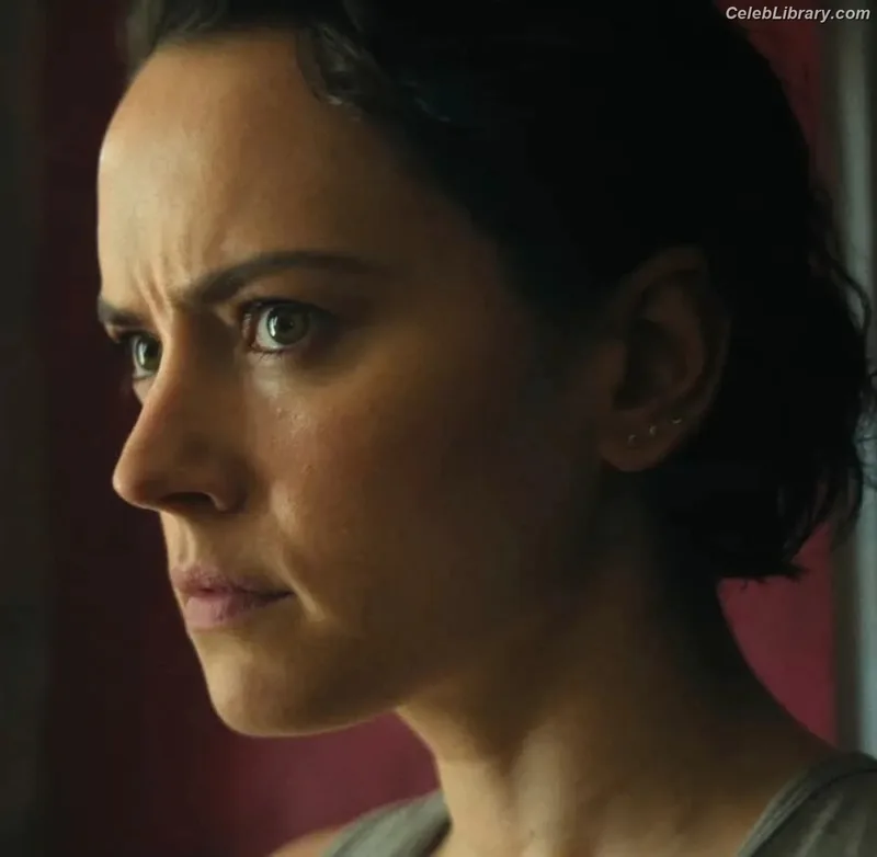 Daisy Ridley photo 18 of 1214