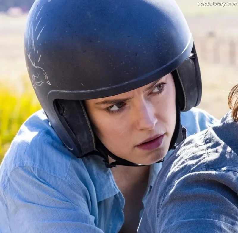 Daisy Ridley photo 19 of 1214
