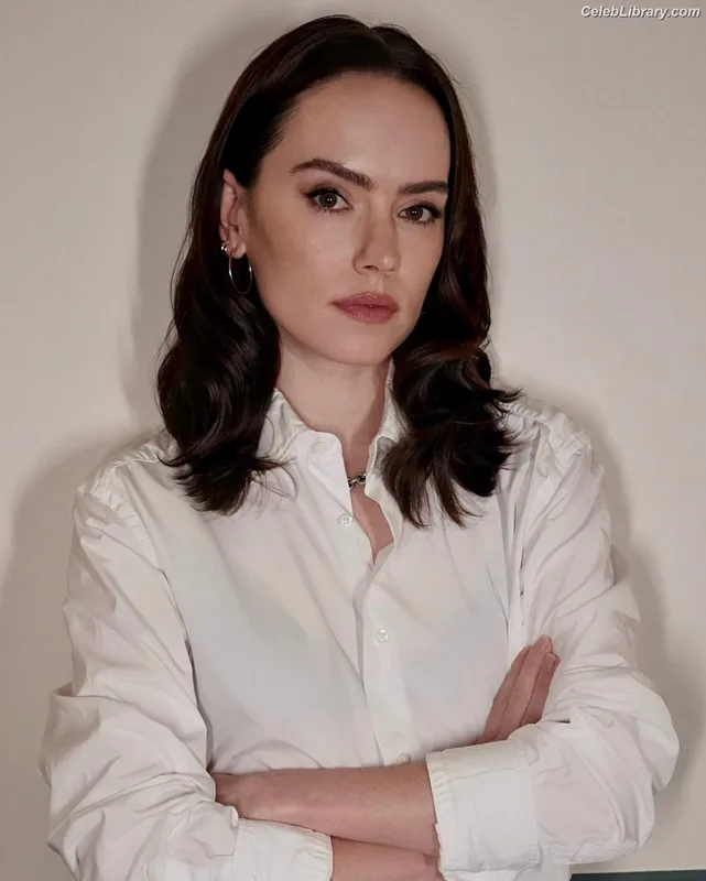 Daisy Ridley photo 24 of 1214