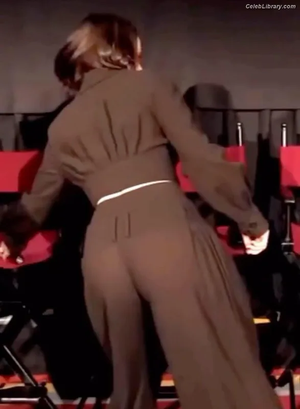 Daisy Ridley photo 1 of 1214