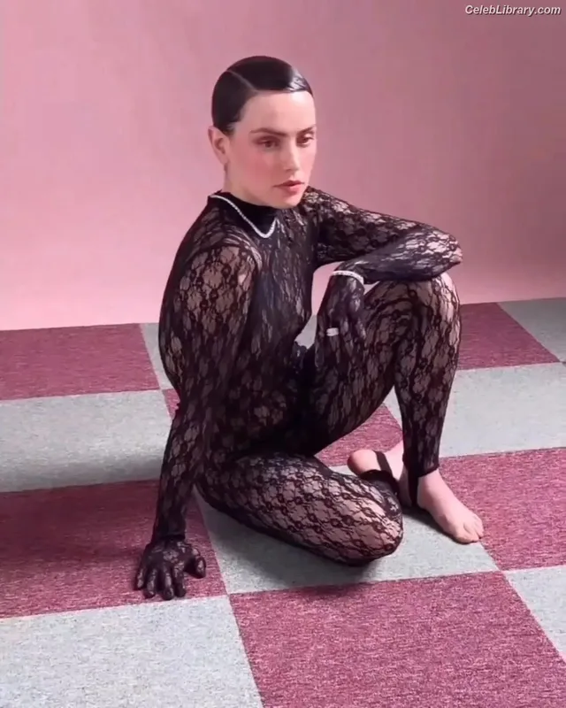 Daisy Ridley photo 22 of 1214