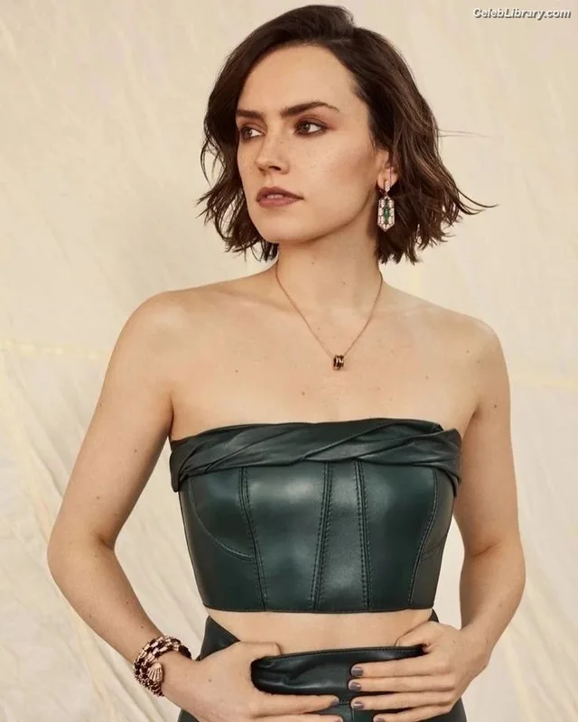 Daisy Ridley photo 23 of 1214