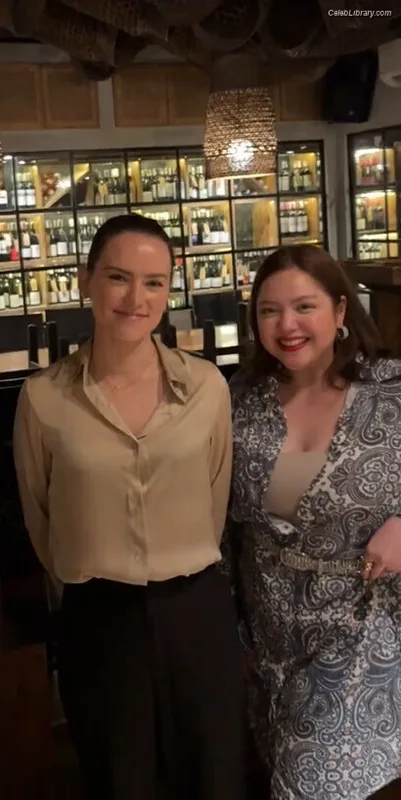 Daisy Ridley photo 5 of 1214