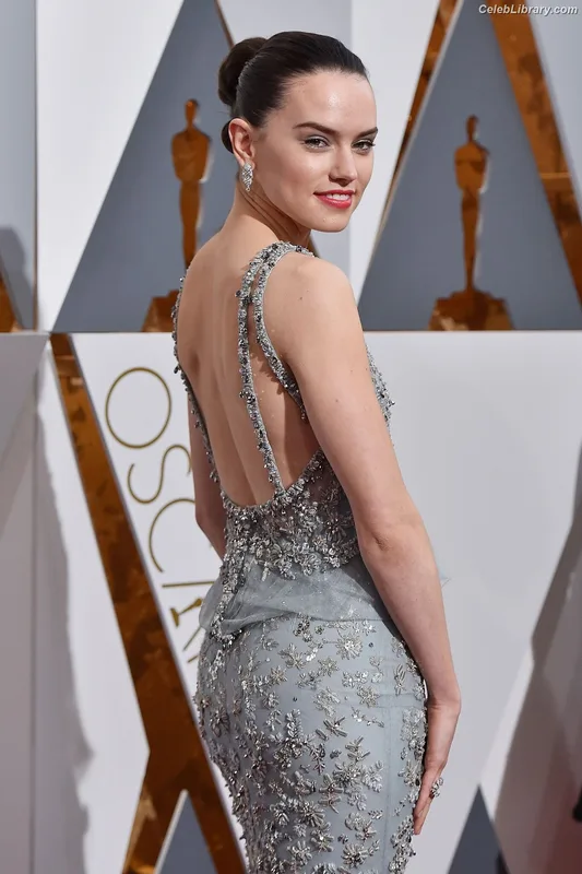 Daisy Ridley photo 19 of 1214