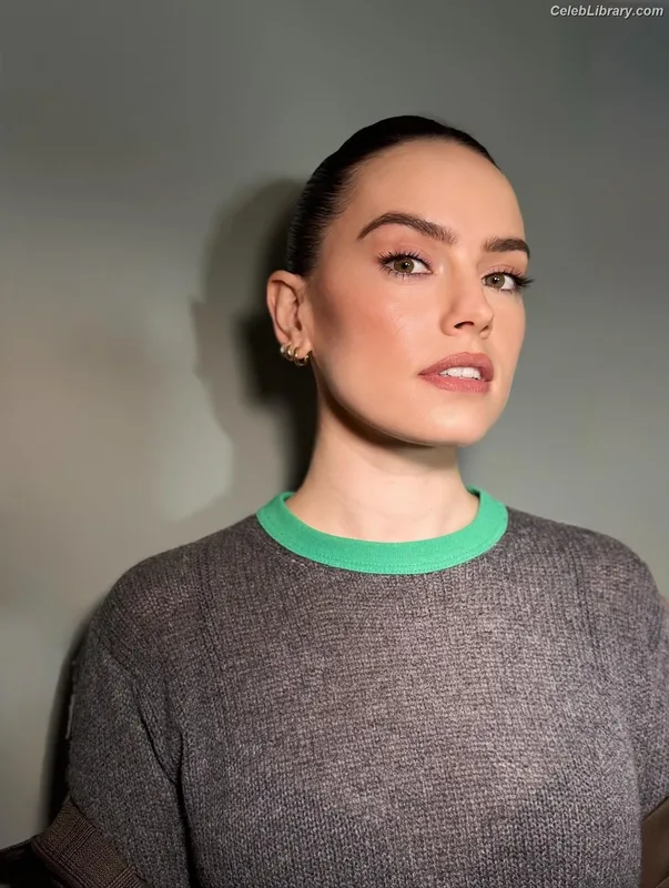 Daisy Ridley photo 11 of 1214