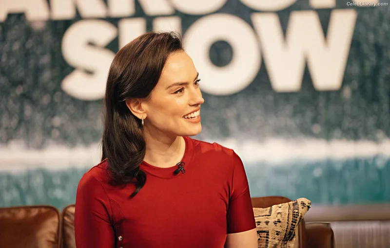 Daisy Ridley photo 18 of 1214