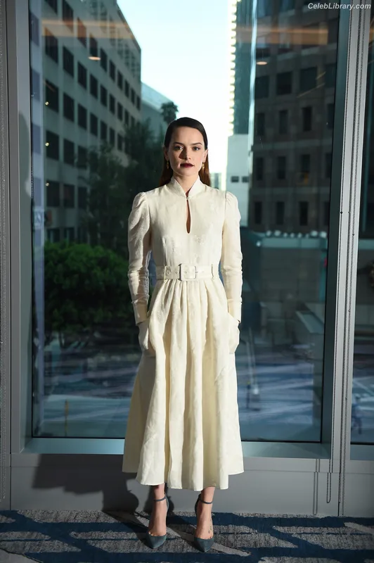 Daisy Ridley photo 24 of 1214