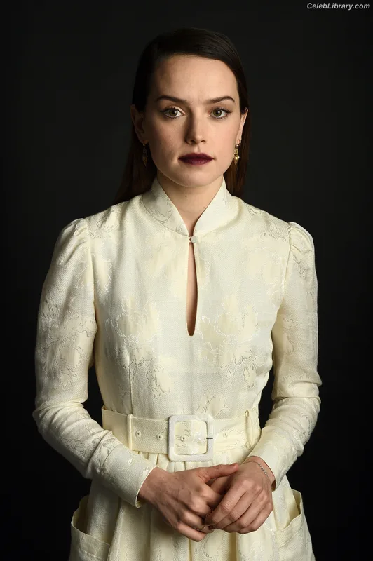 Daisy Ridley photo 5 of 1214