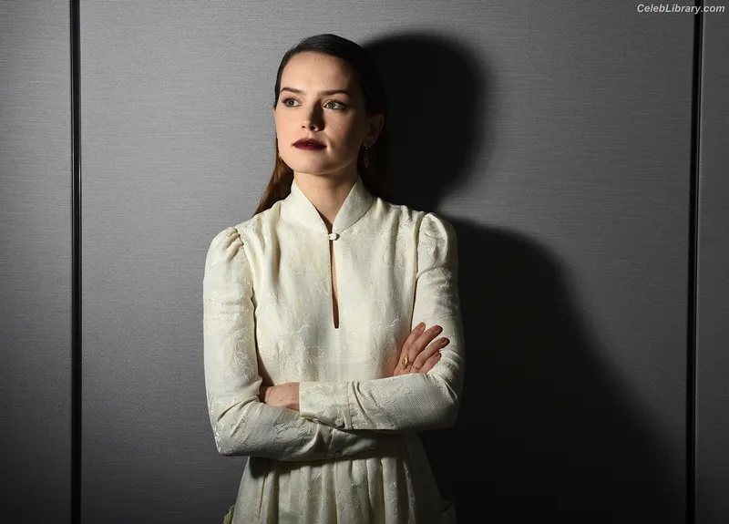 Daisy Ridley photo 7 of 1214