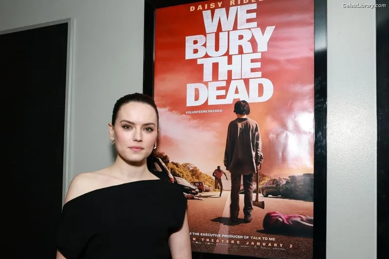 Daisy Ridley photo 8 of 1214