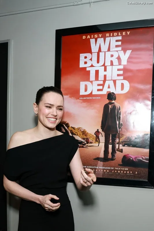 Daisy Ridley photo 10 of 1214