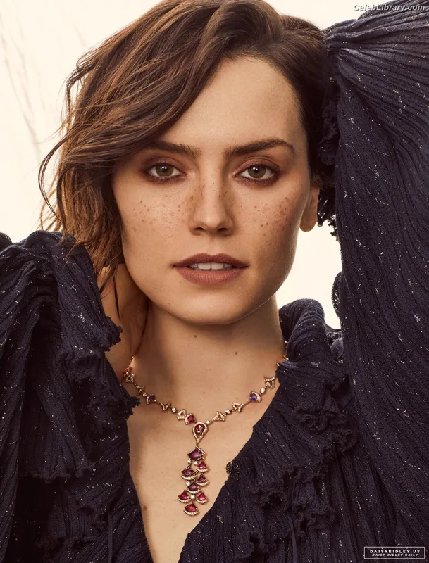 Daisy Ridley photo 13 of 1214