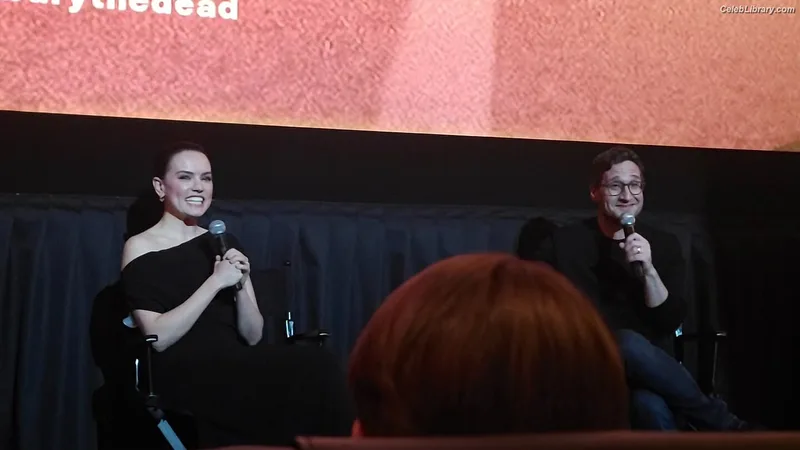 Daisy Ridley photo 17 of 1214
