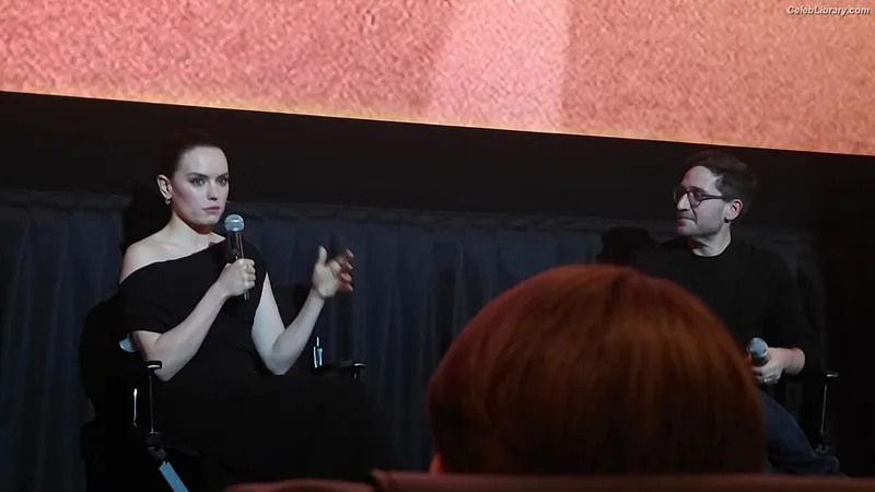 Daisy Ridley photo 18 of 1214