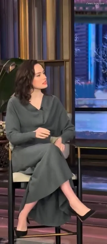 Daisy Ridley photo 6 of 1214