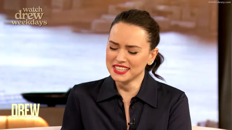 Daisy Ridley photo 6 of 1214