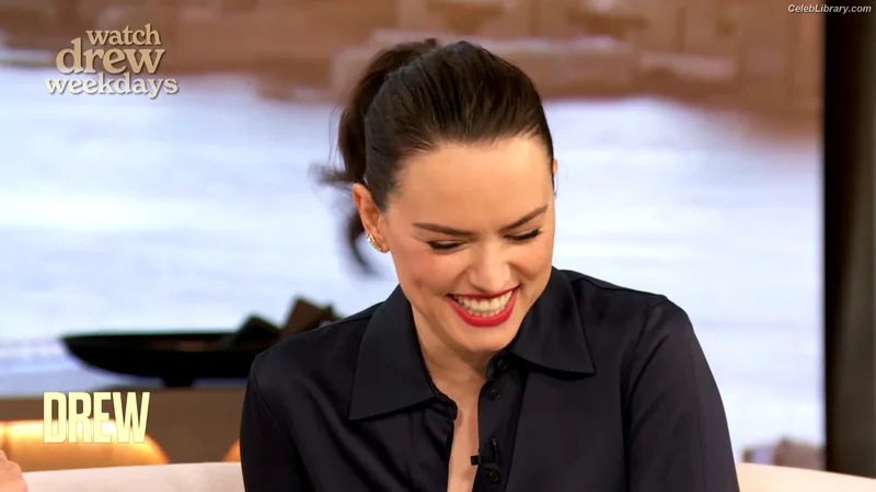 Daisy Ridley photo 11 of 1214