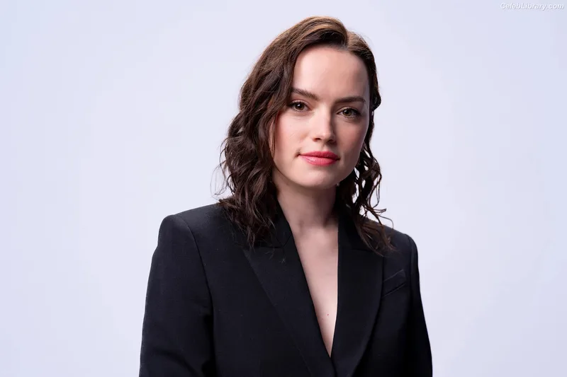 Daisy Ridley photo 5 of 1214