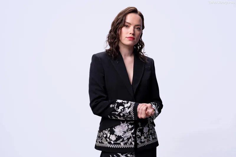 Daisy Ridley photo 6 of 1214
