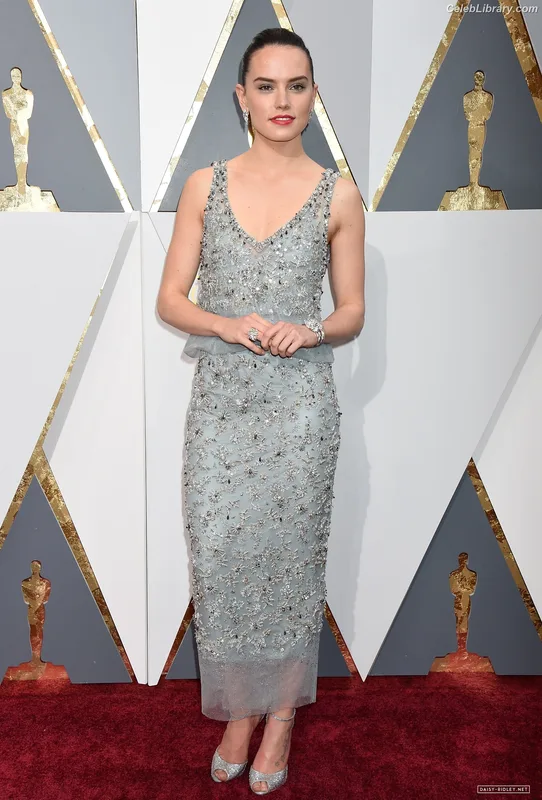 Daisy Ridley photo 12 of 1214