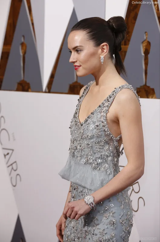 Daisy Ridley photo 13 of 1214