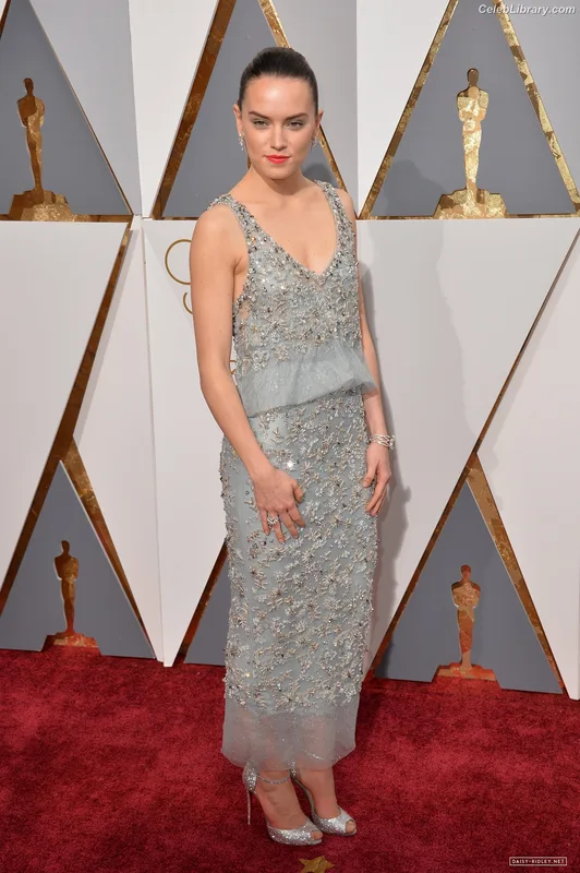 Daisy Ridley photo 16 of 1214