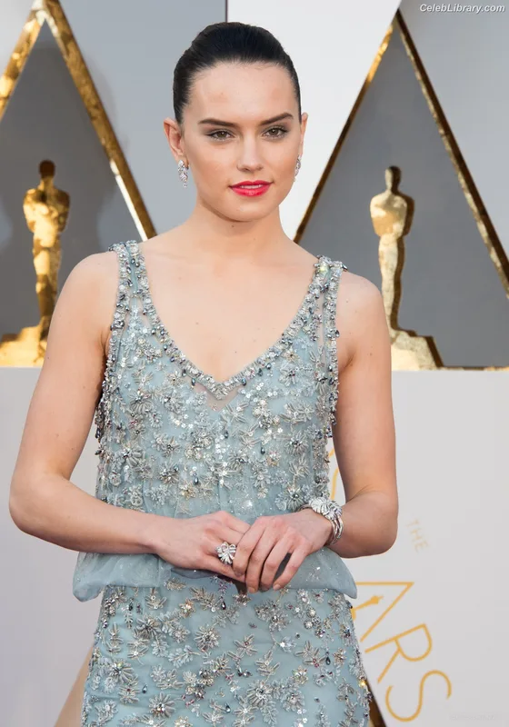 Daisy Ridley photo 23 of 1214