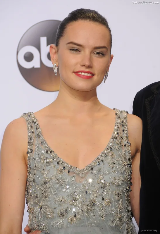 Daisy Ridley photo 3 of 1214