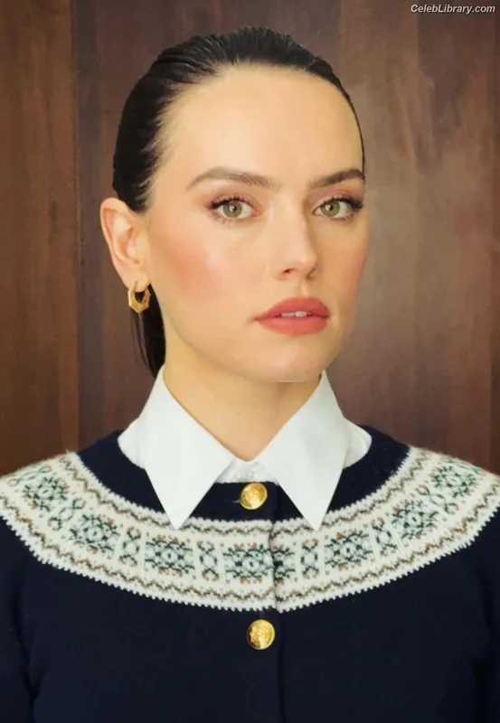 Daisy Ridley photo 6 of 1214